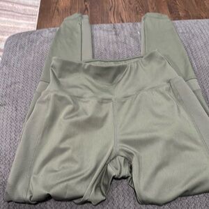 💙2/$15 or 3/$20 - leggings